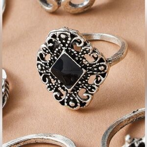 Elegant Black Silver Filigree Ring